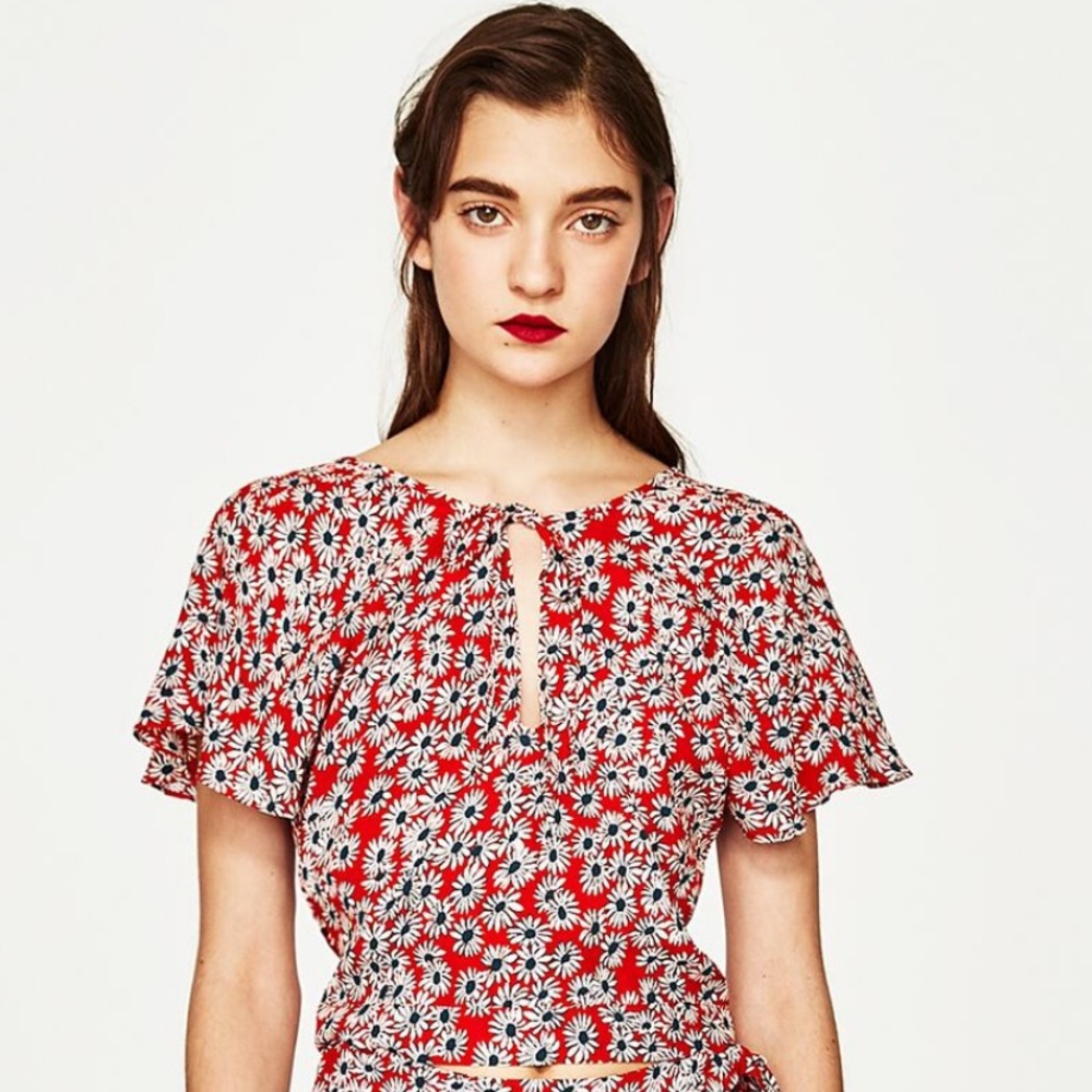 Top with dasies print